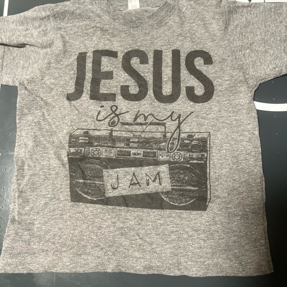 Graphic tee